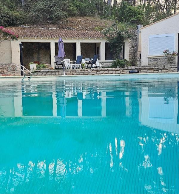 Hotel Le Robinson Beaucaire  Exterior foto